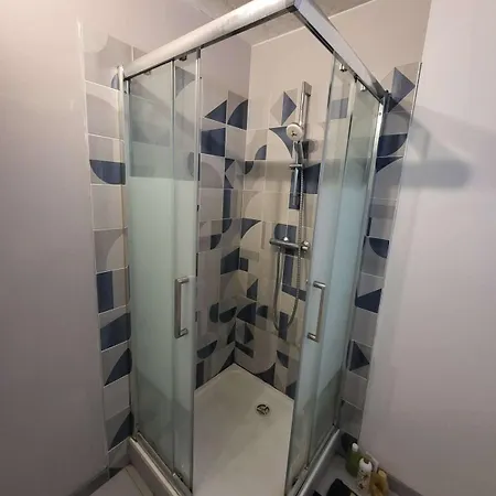 Private - Flat Share - Tram A - C3-4 Apartman Cenon