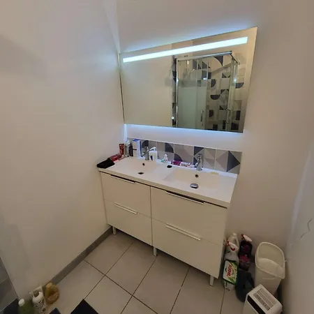 Apartman Private - Flat Share - Tram A - C3-4 Cenon