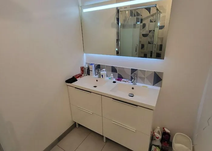 Apartman Private - Flat Share - Tram A - C3-4 Cenon