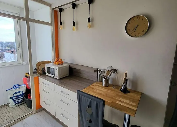 Private - Flat Share - Tram A - C3-4 *