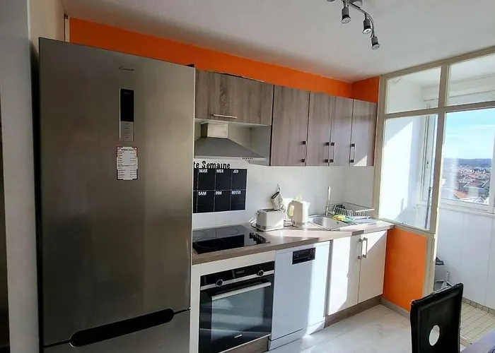 Private - Flat Share - Tram A - C3-4 Apartman Cenon